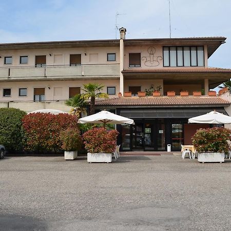 Hotel Pilotto Peschiera del Garda Exterior photo
